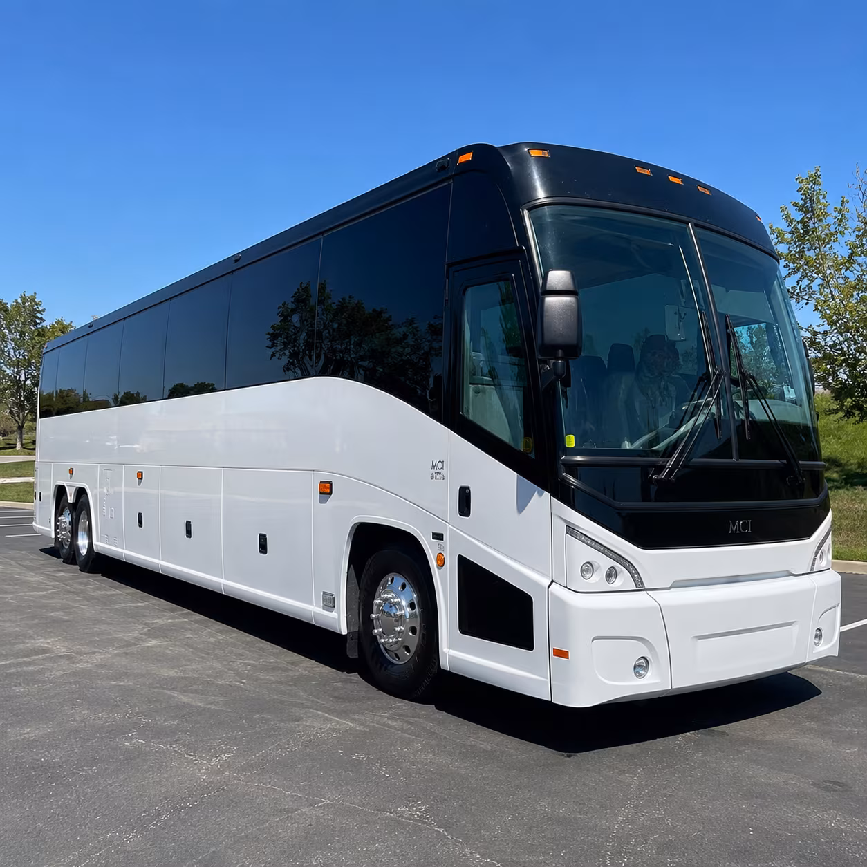 bus rental options for thousand oaks trips