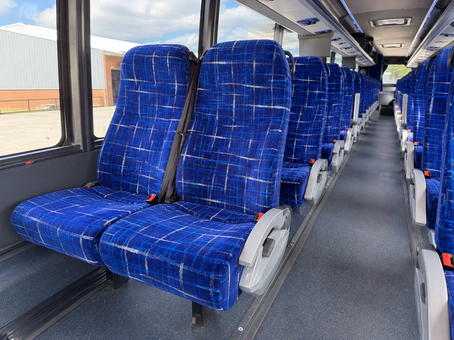 the right bus for every thousand oaks venue including the mountain roads