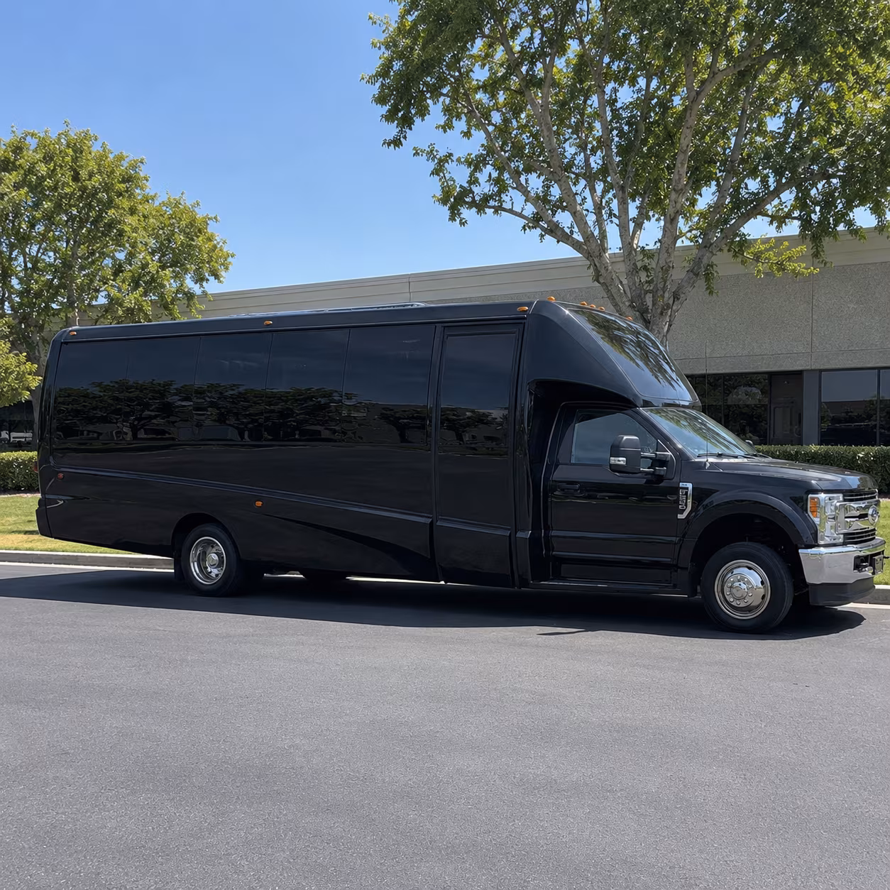 thousand oaks new years eve party bus rental