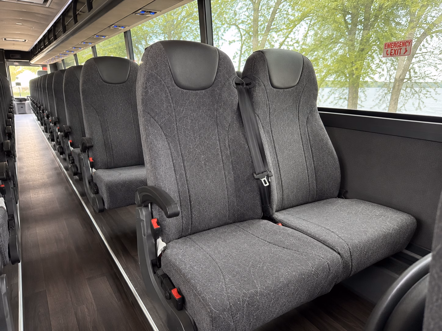 thousandoakscharterbuscompany com puts every thousand oaks wine tour option in one easy place